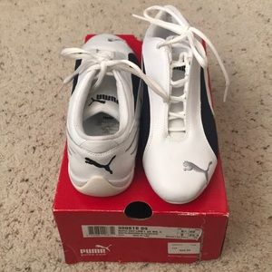 Brand New Puma White Blue & Silver Sneakers Size 9